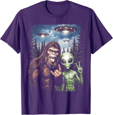 Funny Bigfoot Alien Selfie Rock On Peace Sign UFO Sasquatch Tees T Shirts for Men and Women